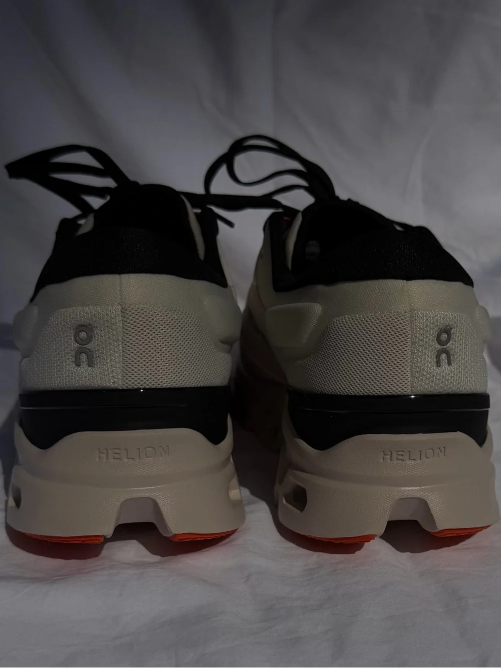 Men’s On Cloudstratus 3 Running Shoes Size 11 Like New/Never Worn White & Orange